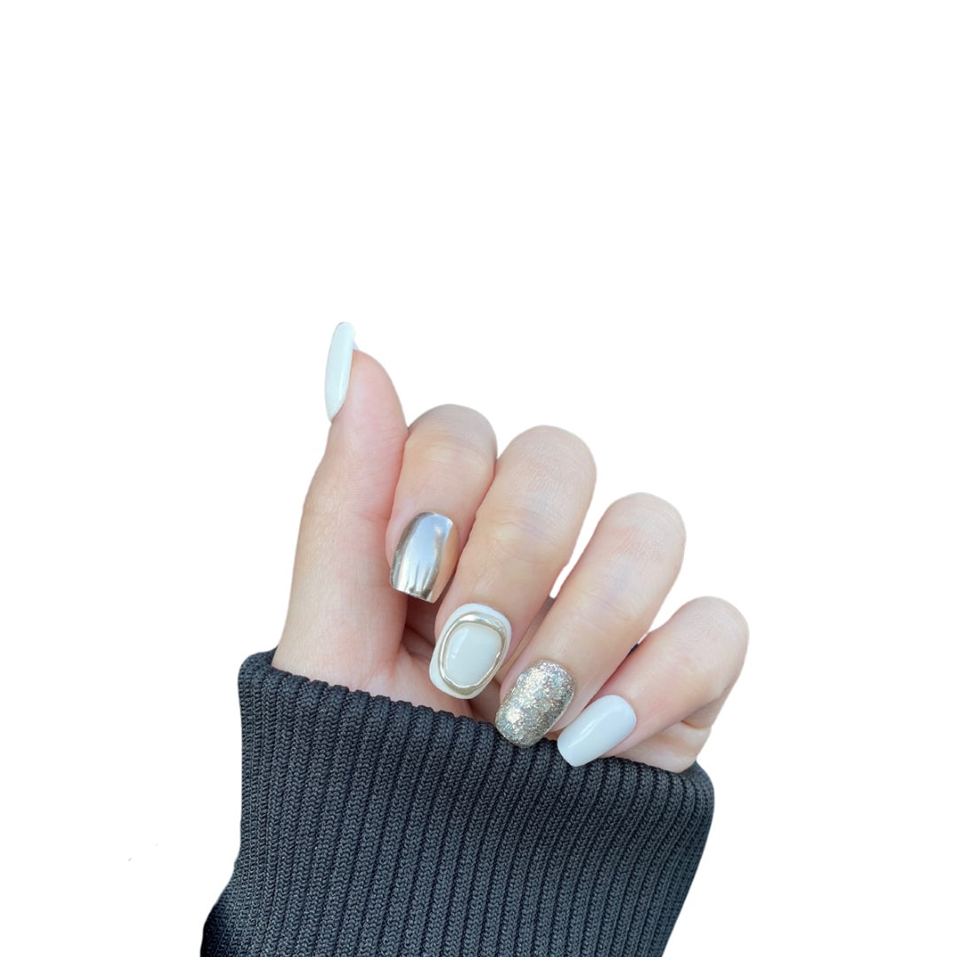 Minimal press on nails
